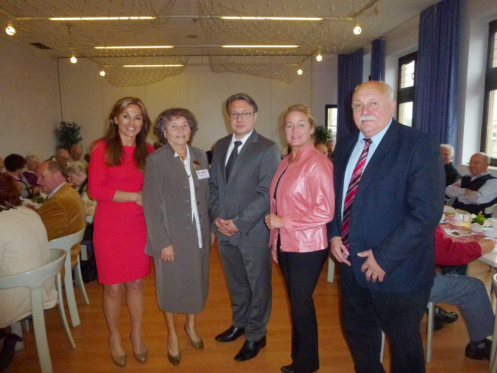 Auf dem Foto sind zu sehen (v.l.n.r.): Michaela Noll MdB, Ingrid Benecke, Dr. Georg Nüßlein, Marion Buschmann und Norbert Schreier Auf dem Foto sind zu sehen (v.l.n.r.): Michaela Noll MdB, Ingrid Benecke, Dr. Georg Nüßlein, Marion Buschmann und Norbert Schreier