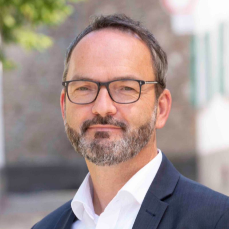 Dr. Claus Pommer
